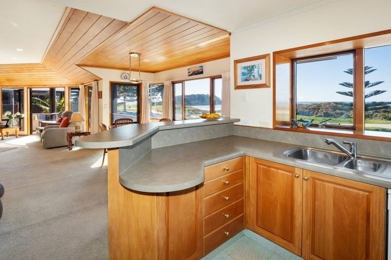 Photo of property in 32 Marine Parade, Mount Maunganui, 3116