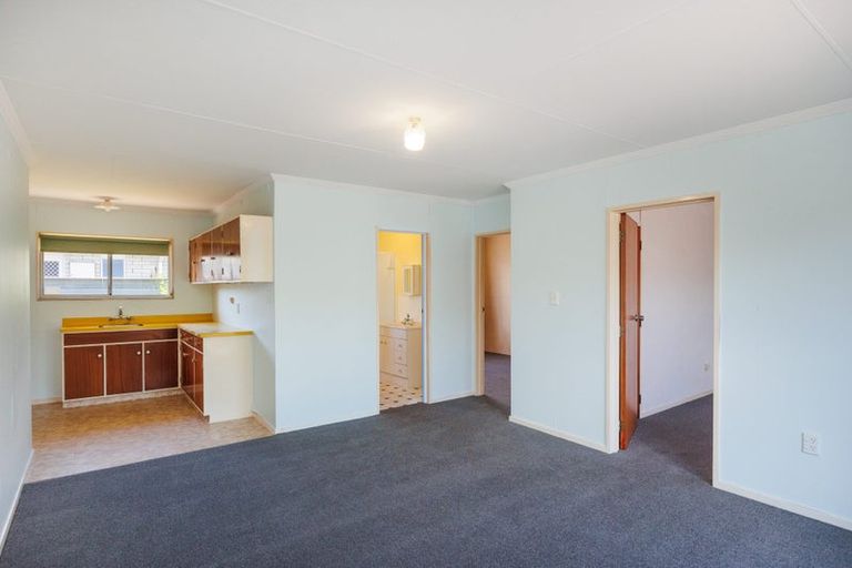 Photo of property in 2/293 Ruahine Street, Terrace End, Palmerston North, 4410