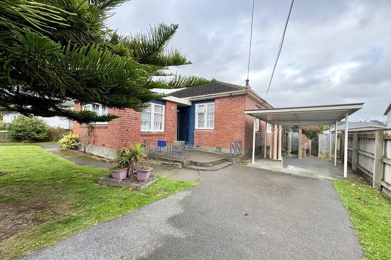 Photo of property in 3 Shearer Crescent, Naenae, Lower Hutt, 5011