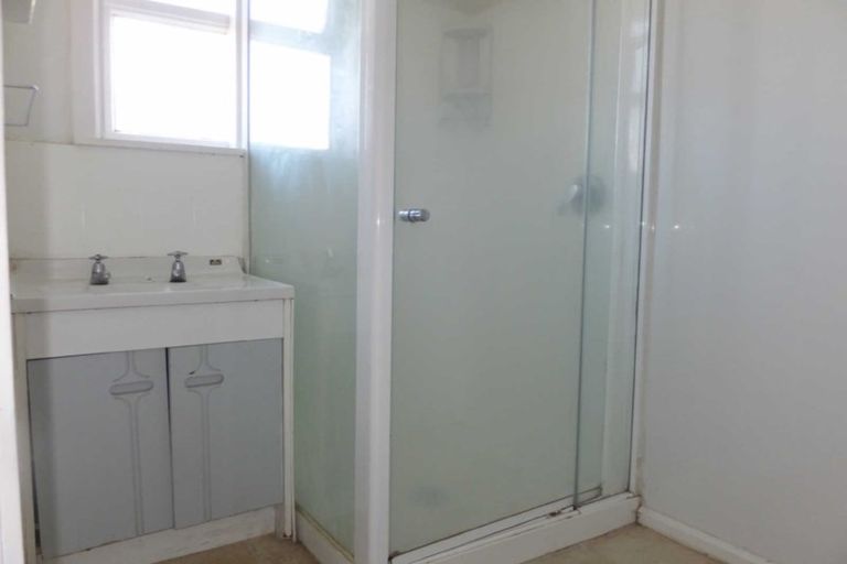 Photo of property in 321 Riccarton Road, Upper Riccarton, Christchurch, 8041