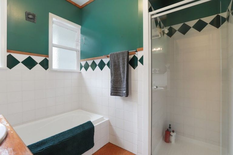 Photo of property in 1 Jellicoe Drive, Hamilton East, Hamilton, 3216