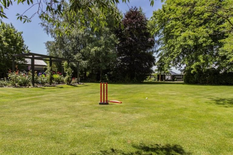 Photo of property in 3 Ron Brooking Close, Rangiora, 7400