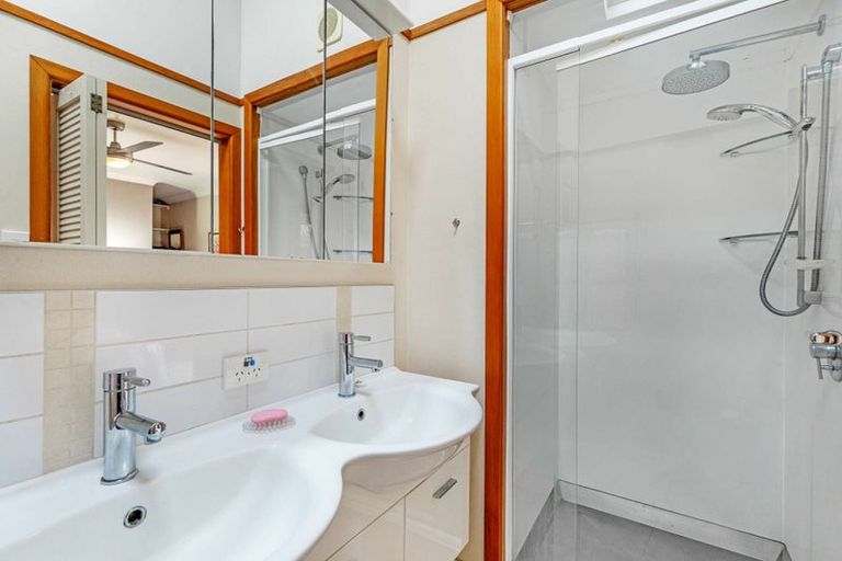 Photo of property in 38 Winston Avenue, Hokowhitu, Palmerston North, 4410