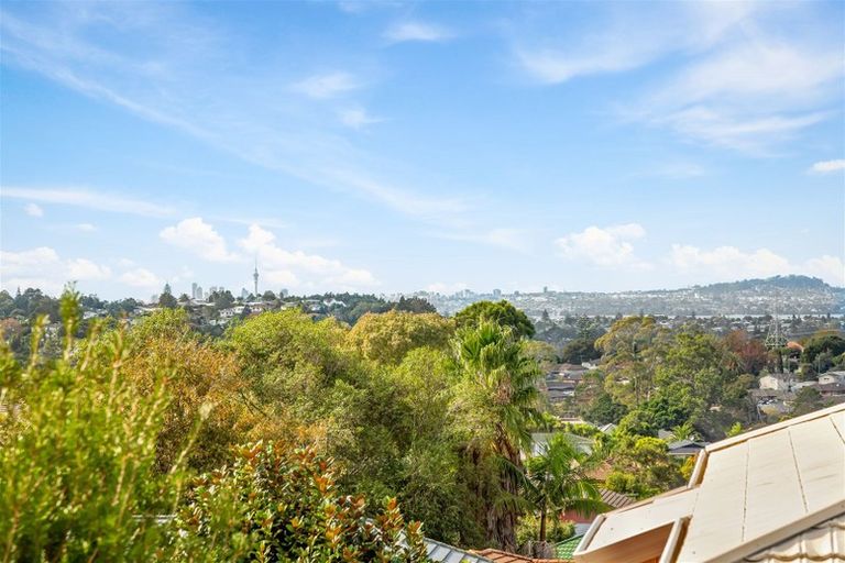 Photo of property in 51 Broadfield Street, Massey, Auckland, 0614