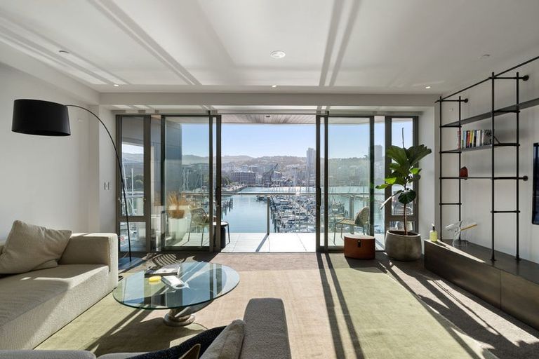 Photo of property in Clyde Quay Wharf, 3d/1 Clyde Quay Wharf, Te Aro, Wellington, 6011