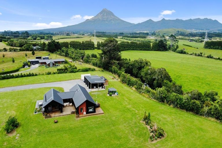 Photo of property in 1506 Egmont Road, Egmont Village, 4386