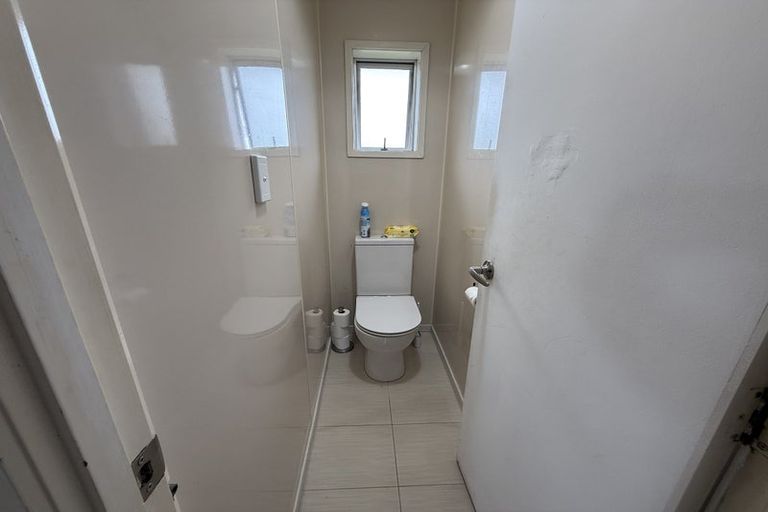 Photo of property in 2/18 Mirrabooka Avenue, Botany Downs, Auckland, 2010