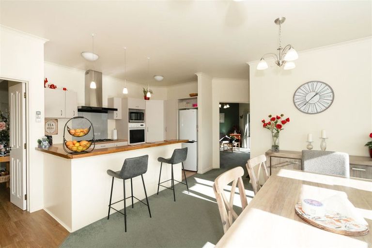 Photo of property in 6 Hillcrest Lane, Levin, 5510