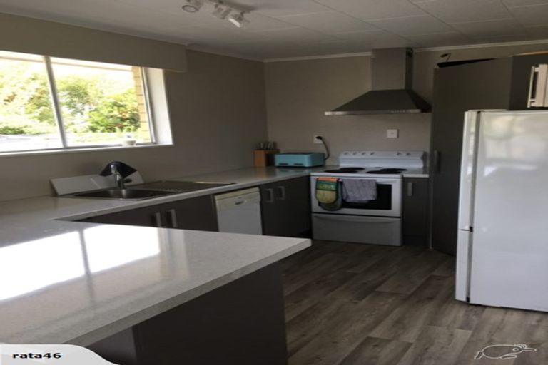 Photo of property in 1090b High Street, Taita, Lower Hutt, 5011