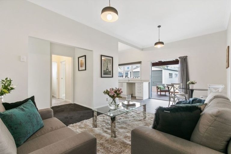 Photo of property in 14 Meadow Street, Mount Wellington, Auckland, 1062