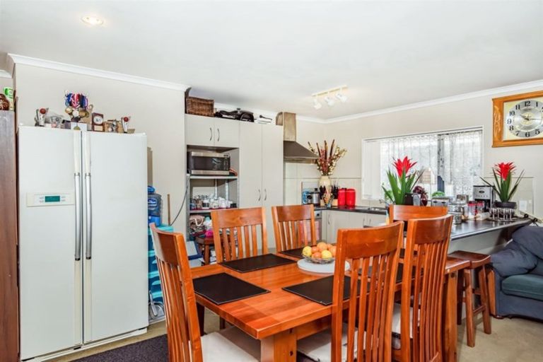 Photo of property in 235 Triangle Road, Massey, Auckland, 0614
