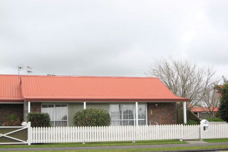 Photo of property in 111 Cumberland Street, Welbourn, New Plymouth, 4312