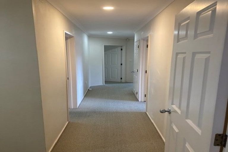 Photo of property in 3 Greenleaf Way, Northcross, Auckland, 0630