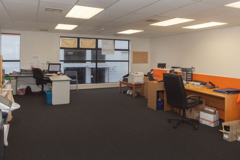 Photo of property in 11 Central Park Drive, Te Atatu South, Auckland, 0610