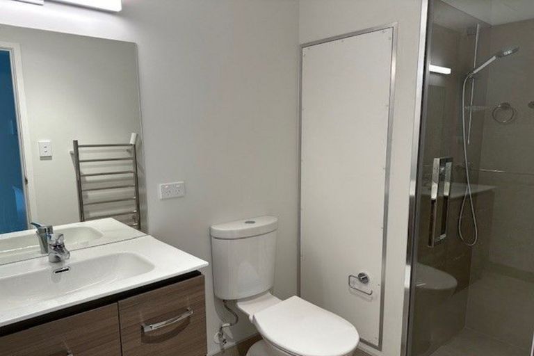 Photo of property in 2c/30 Westward Ho, Glen Eden, Auckland, 0602