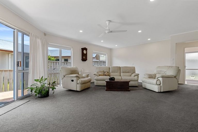 Photo of property in 4 Claxton Avenue, Pauanui, Hikuai, 3579