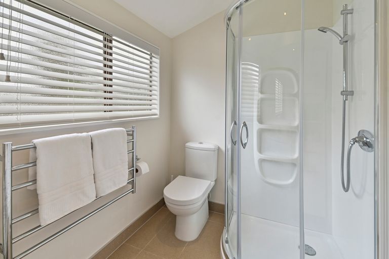 Photo of property in 10 Dalkeith Place, Opaheke, Papakura, 2113