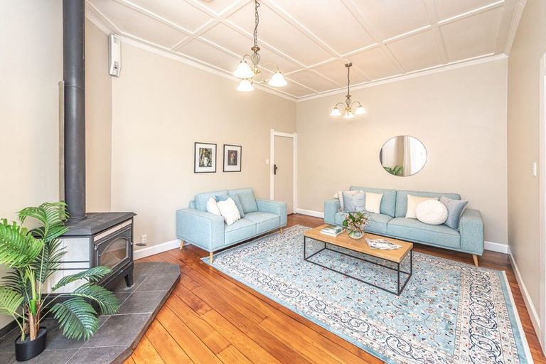 Photo of property in 12 Tregarth Street, Saint Johns Hill, Whanganui, 4501