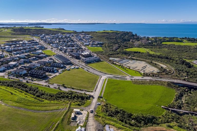 Photo of property in 109 Te Oneroa Way, Long Bay, Auckland, 0630