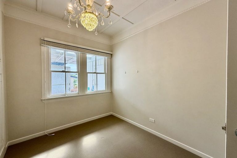 Photo of property in 39 Roys Road, Weymouth, Auckland, 2103