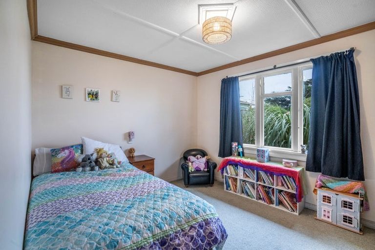 Photo of property in 44 Ocean Beach Road, Bluff, 9814