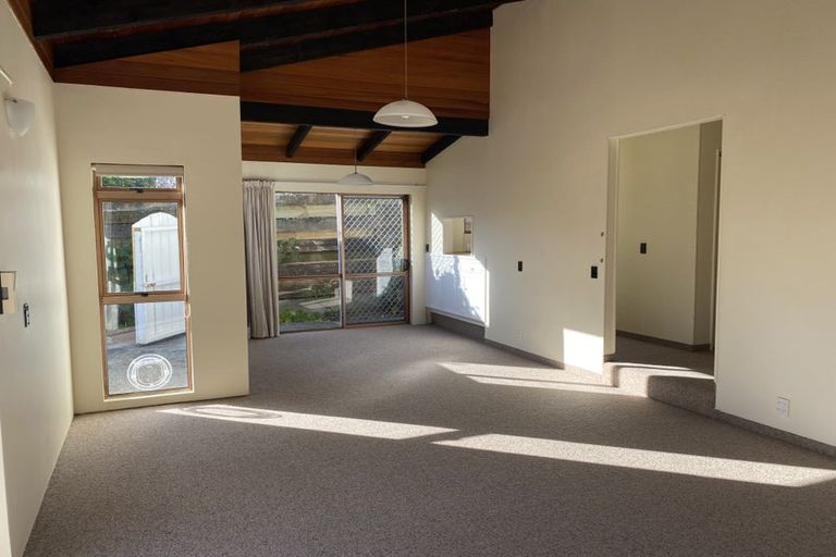 Photo of property in 15 Winara Avenue, Waikanae, 5036