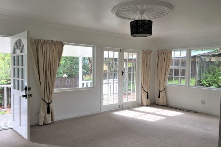 Photo of property in 16 Elmira Place, Browns Bay, Auckland, 0630