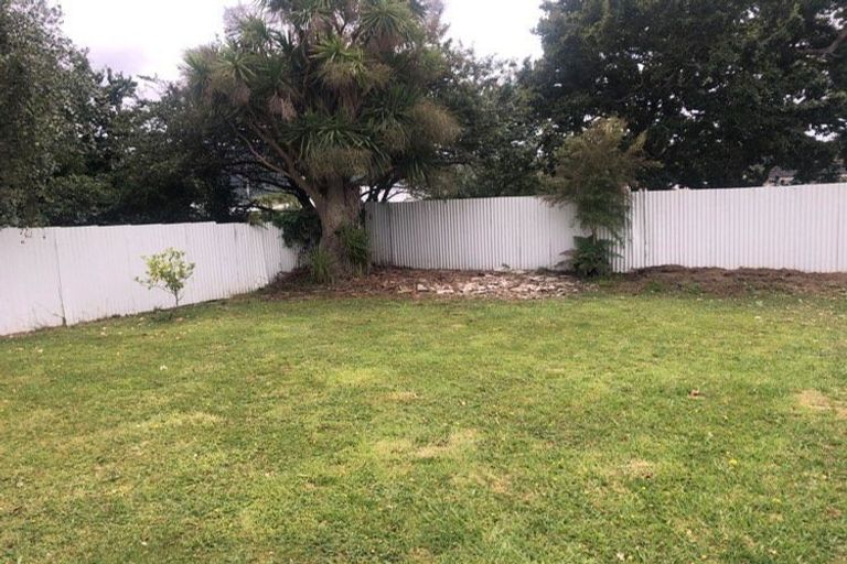 Photo of property in 80 Wainuiomata Road, Wainuiomata, Lower Hutt, 5014