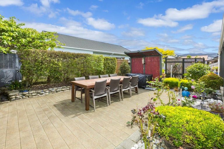 Photo of property in 11a Ormrod Grove, Riverstone Terraces, Upper Hutt, 5018