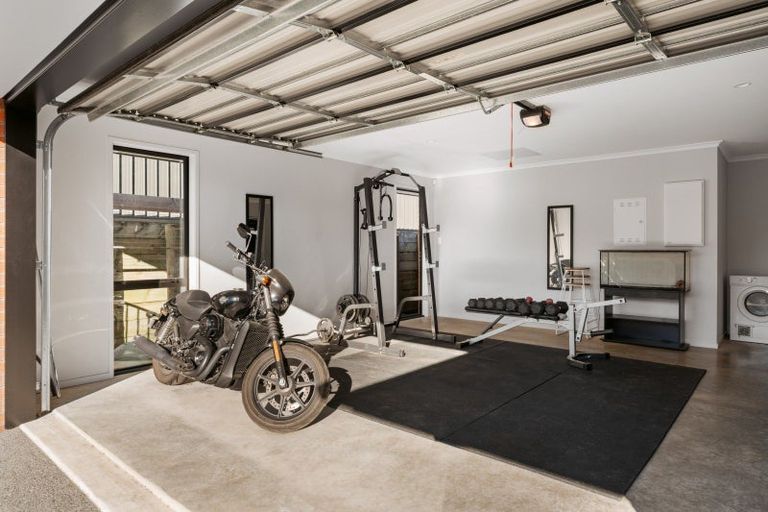 Photo of property in 8 Godwit Lane, Welcome Bay, Tauranga, 3112