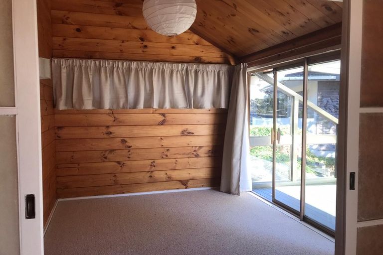 Photo of property in 104 Winara Avenue, Waikanae, 5036