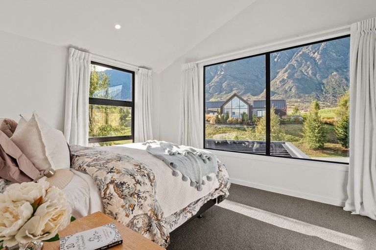 Photo of property in 25 Double Cone Road, Jacks Point, Queenstown, 9371