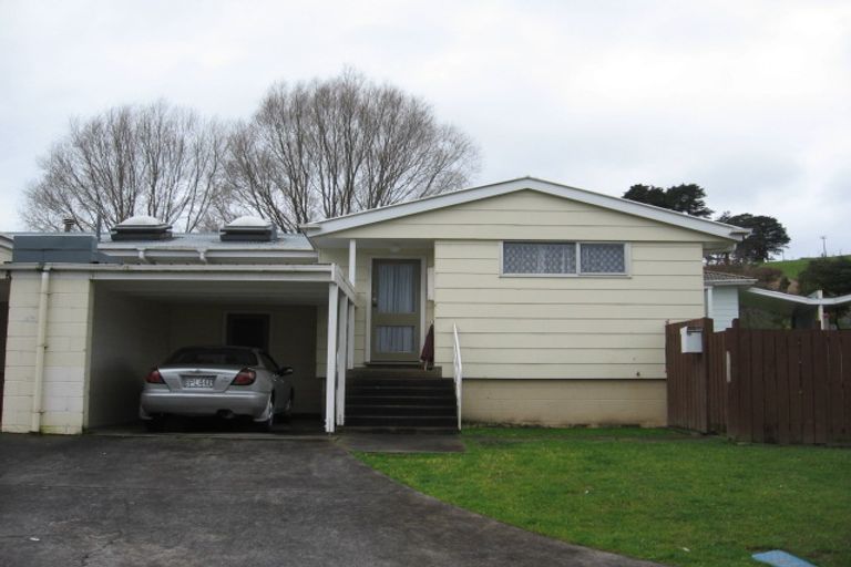 Photo of property in 9a Fulmen Place, Red Hill, Papakura, 2110