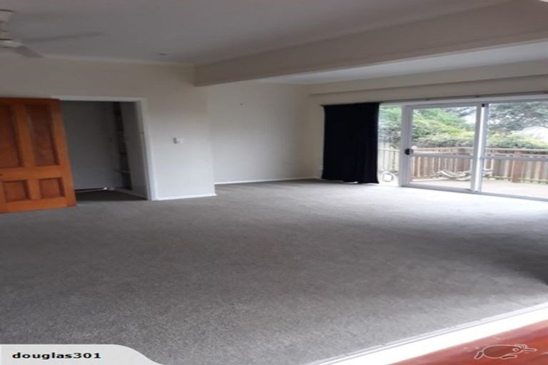 Photo of property in 130 Pikarere Street, Titahi Bay, Porirua, 5022