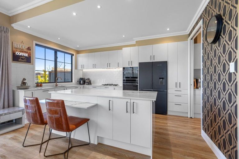 Photo of property in 166 Oriental Parade, Papamoa Beach, Papamoa, 3118