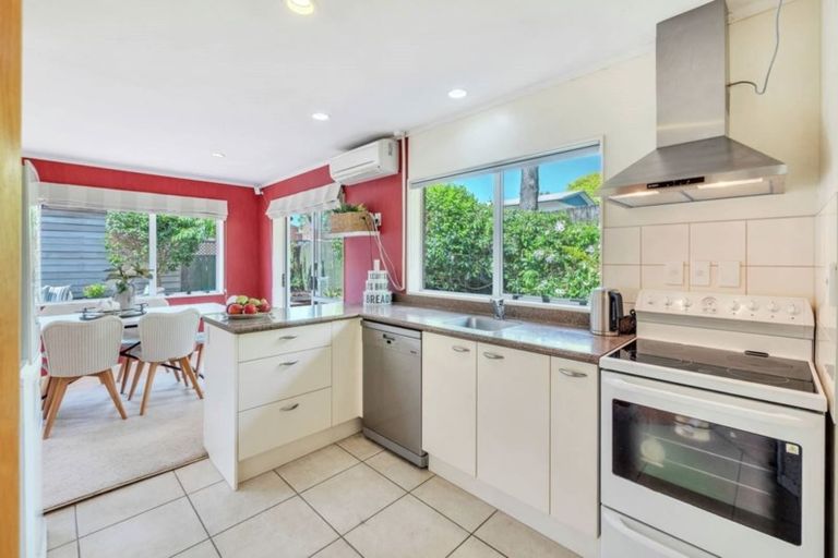 Photo of property in 1/26 Steeple Rise, Pakuranga, Auckland, 2010