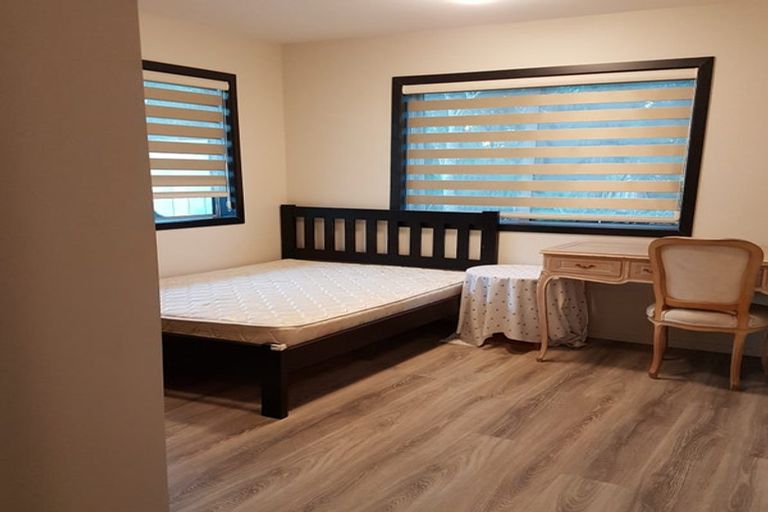 Photo of property in 208 Don Buck Road, Massey, Auckland, 0614