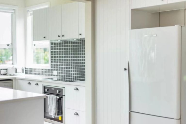 Photo of property in 66 County Road, Torbay, Auckland, 0630