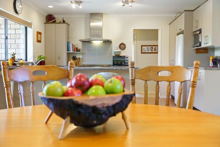 Photo of property in 31 Campion Road, Waikanae Beach, Waikanae, 5036