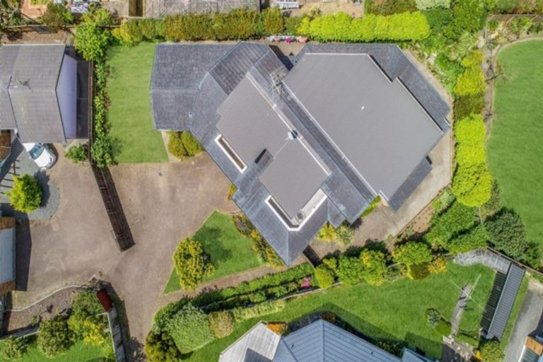 Photo of property in 8 Gillard Place, Eastern Beach, Auckland, 2012