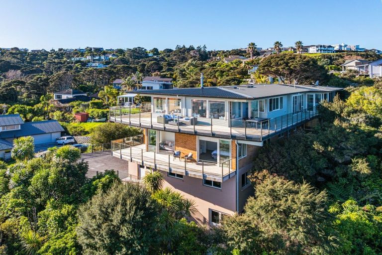 Photo of property in 52 Beauvoir Avenue, Matakatia, Whangaparaoa, 0930