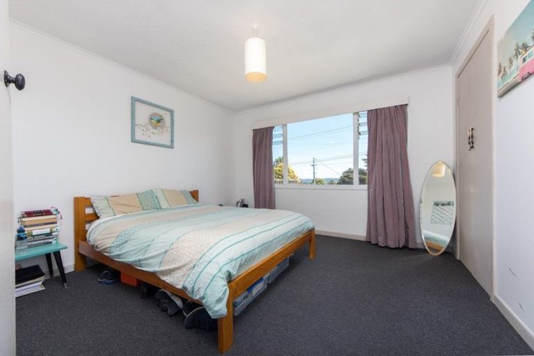 Photo of property in 50 Island Bay Road, Beach Haven, Auckland, 0626