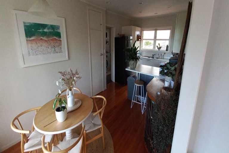 Photo of property in 1/18 Limmer Place, Browns Bay, Auckland, 0632