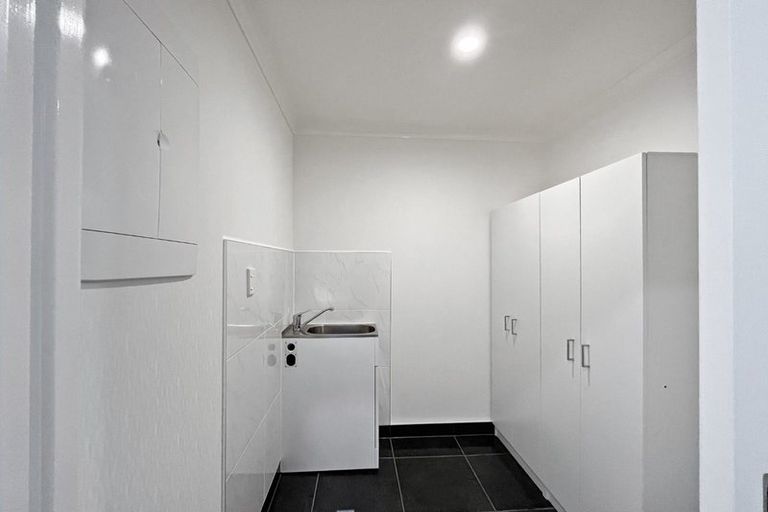 Photo of property in 5 Abraham Crescent, Milson, Palmerston North, 4414