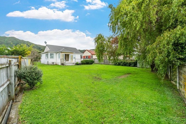 Photo of property in 4 Collett Street, Naenae, Lower Hutt, 5011