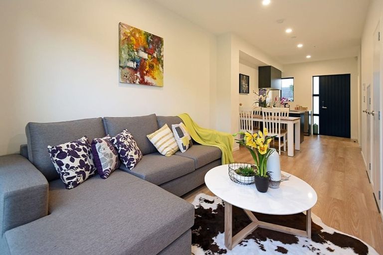 Photo of property in 11 Waru Lane, Te Atatu Peninsula, Auckland, 0610