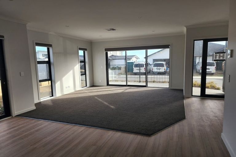 Photo of property in 4a Kaiaho Close, Aotea, Porirua, 5024
