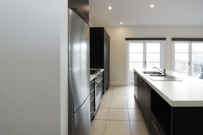 Photo of property in 68 Roxburgh Street, Mount Victoria, Wellington, 6011