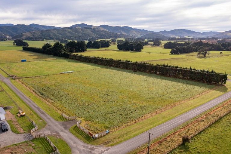 Photo of property in 64a Thomas Road, Carrington, Carterton, 5791