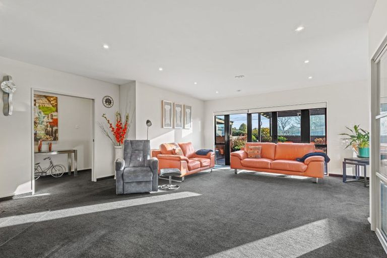 Photo of property in 2 Whaka Terrace, Huntsbury, Christchurch, 8022